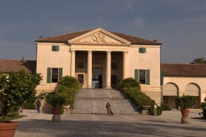 Villa Emo