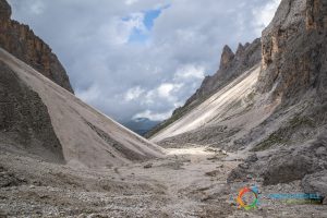 Going down from the "Forcella del Sasso Lungo"