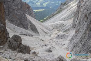 Going down from the "Forcella del Sasso Lungo"