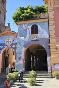 The giant, Dozza street art