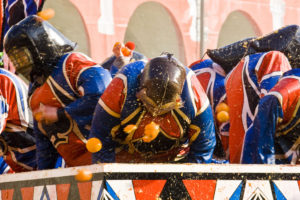 Battle of the oranges, by Flickr User Maurizio Montanaro