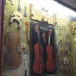 Cremona_ Showcase of a violins maker_Nicoletta Speltra copia
