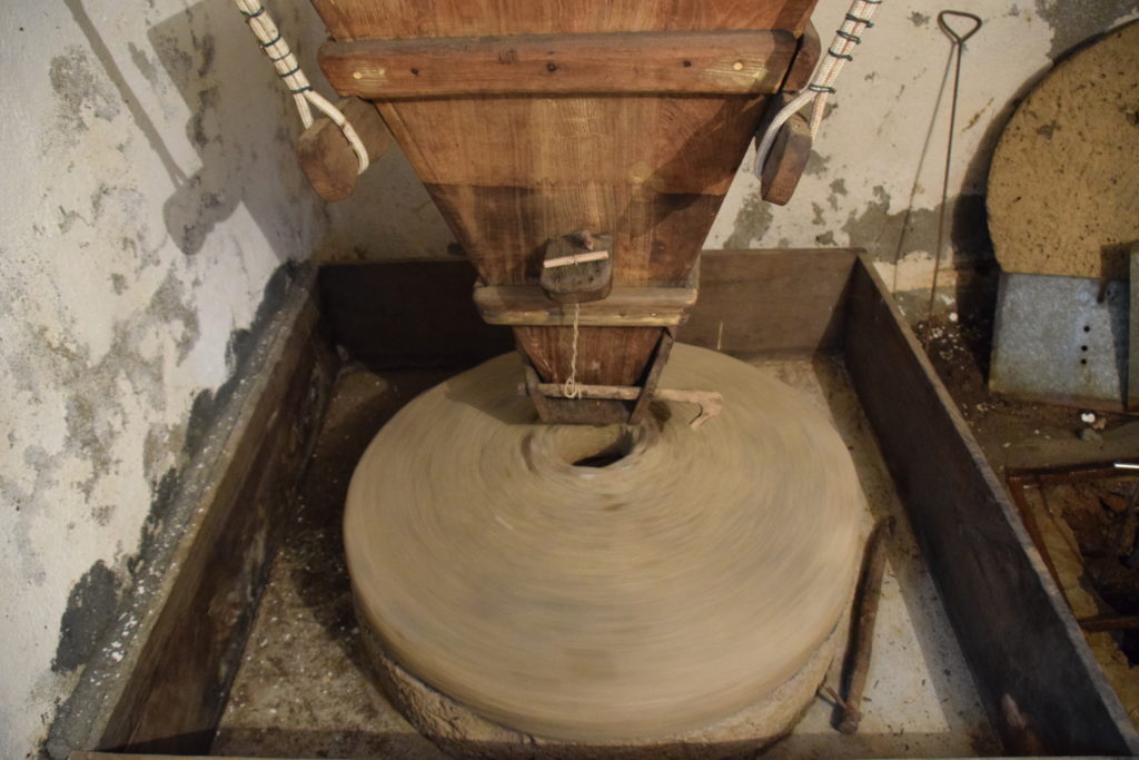 Samugheo - Mulino di Giobbe on the Rio Accoro - This is the milling apparatus turned solely by river water